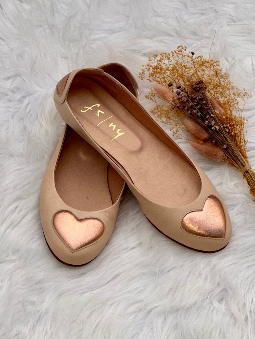 French Sole Spain Women’s Beige Ballet Flats with Metallic Heart Accent Sz 7
